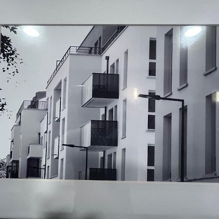 Chambre Individuelle Dans Un Appartement A 37 De Champs Elysees Sartrouville Exteriör bild