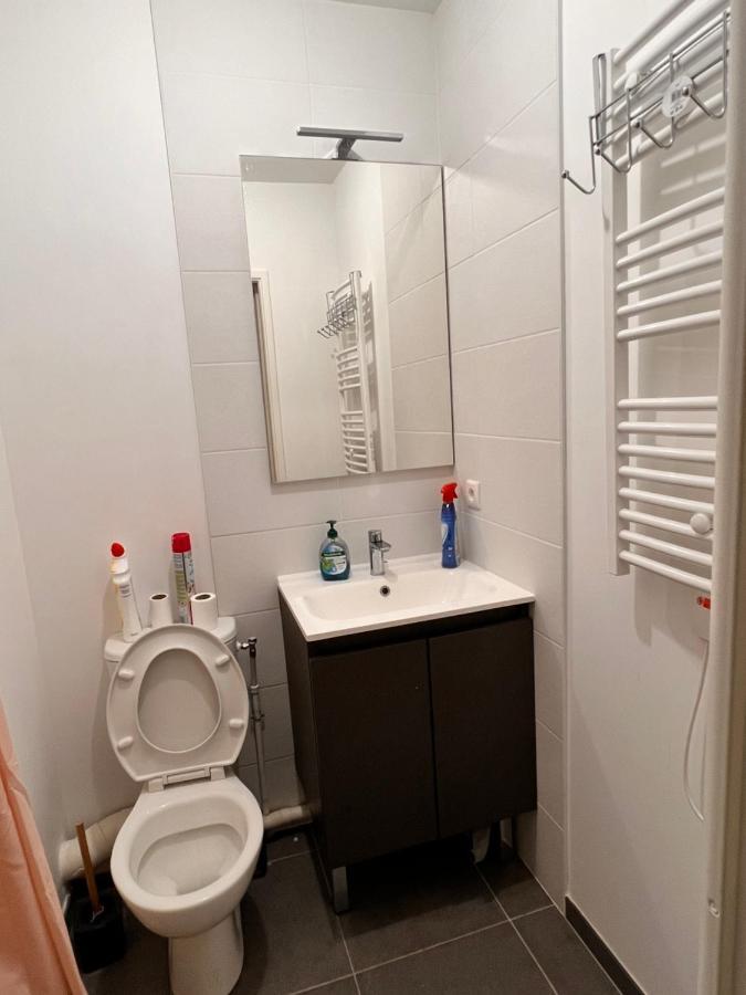 Chambre Individuelle Dans Un Appartement A 37 De Champs Elysees Sartrouville Exteriör bild